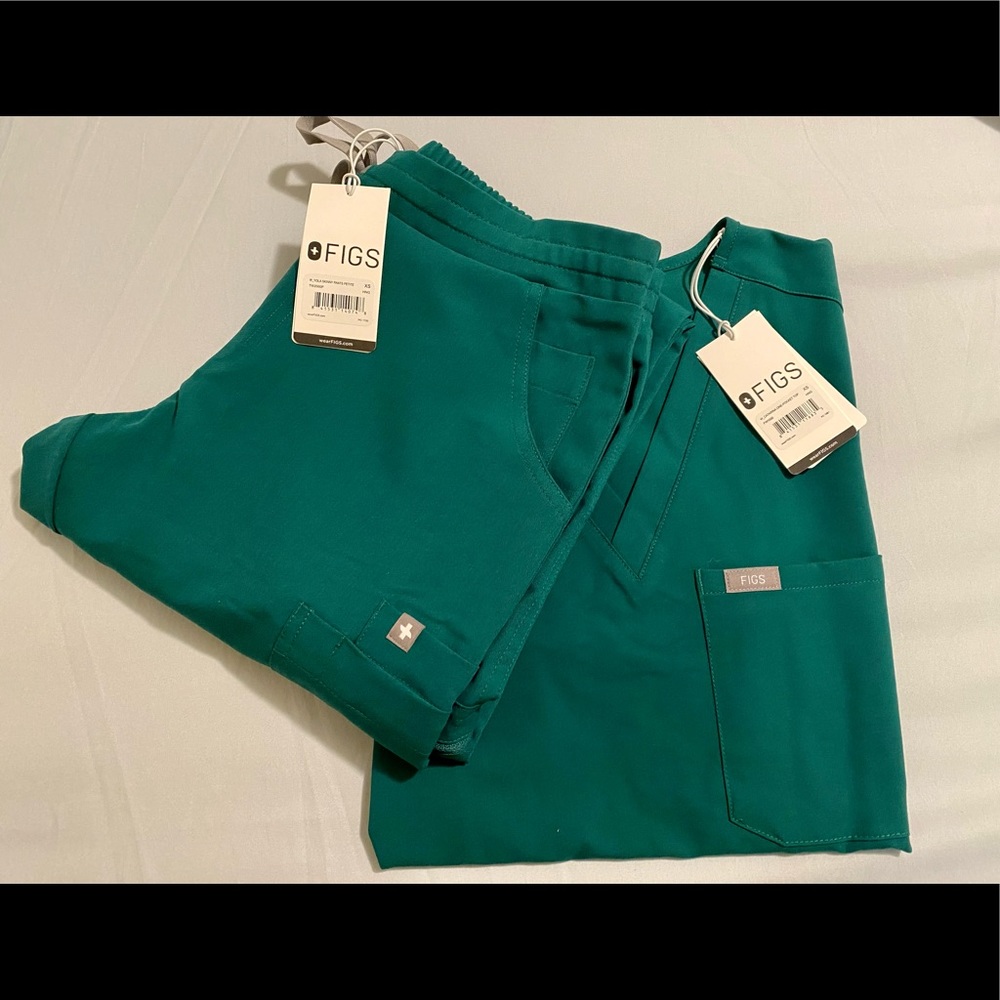 NEW HUNTER GREEN FIGS SET